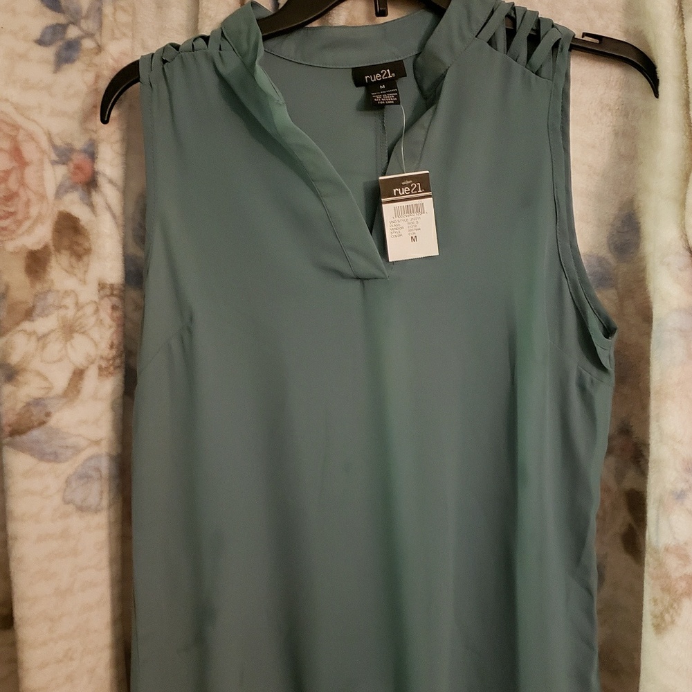 Nwt Medium lattice Tank top